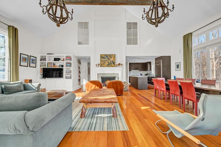 New Modern Estate | Pool, Theater + Peloton - Bantam Lake, CT