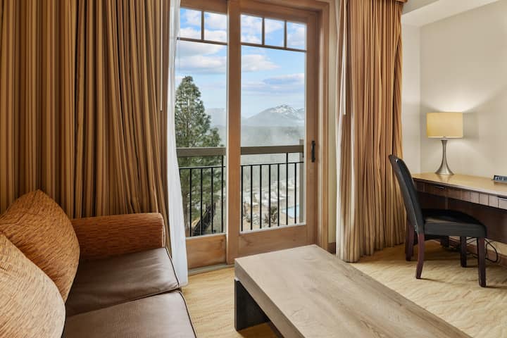 Cozy Riverfront Lodge Suncadia | Pool Access - Cle Elum, WA