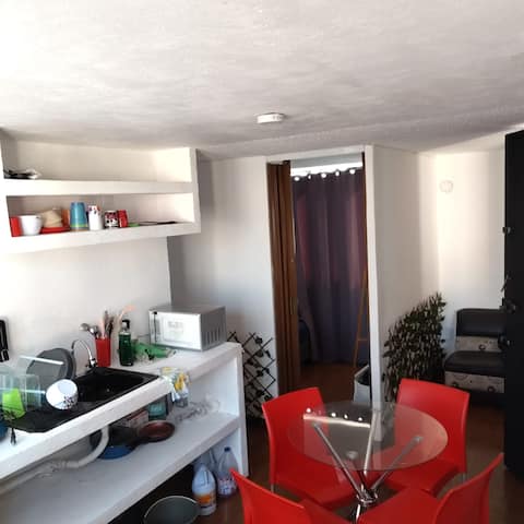 Top performing Airbnb: Comfortable and simple apartment near the airport in Iztapalapa