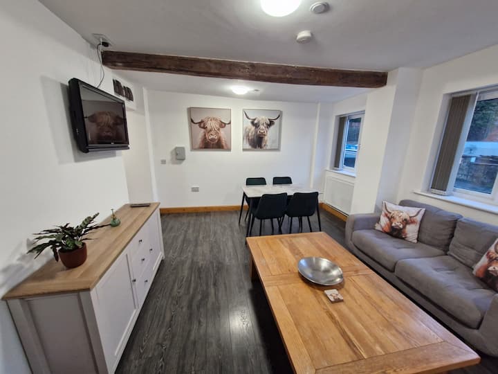 The Green Bear Cottage – 2 Bedroom Stay - Rhayader