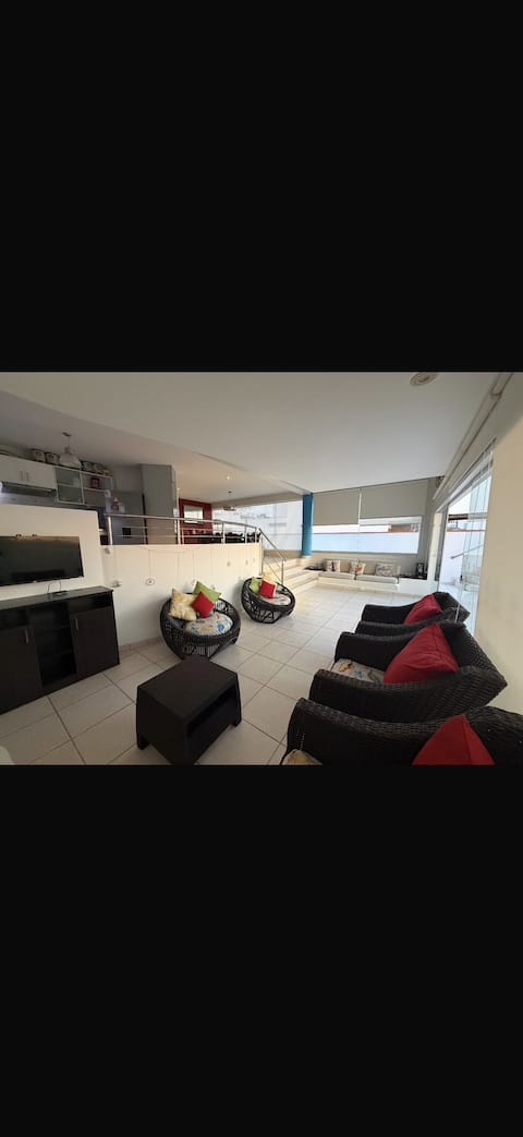 Top performing Airbnb: First row beach house in Playa Las Palmeras in Cerro Azul