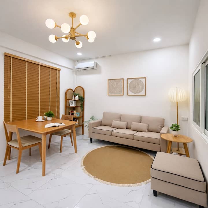 Minimal Entire Home 10 Min To Dmk | Self Check-in - Bangkok