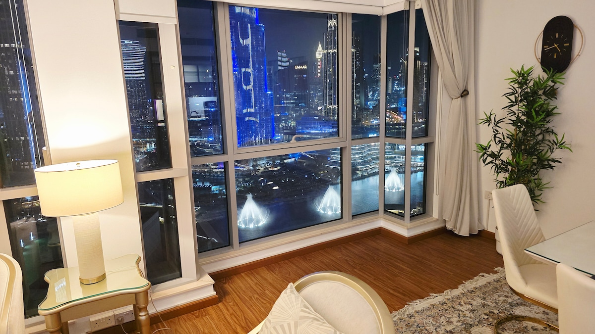 2 Bedroom Furnished Apartment with Fountain View · VIII 2
