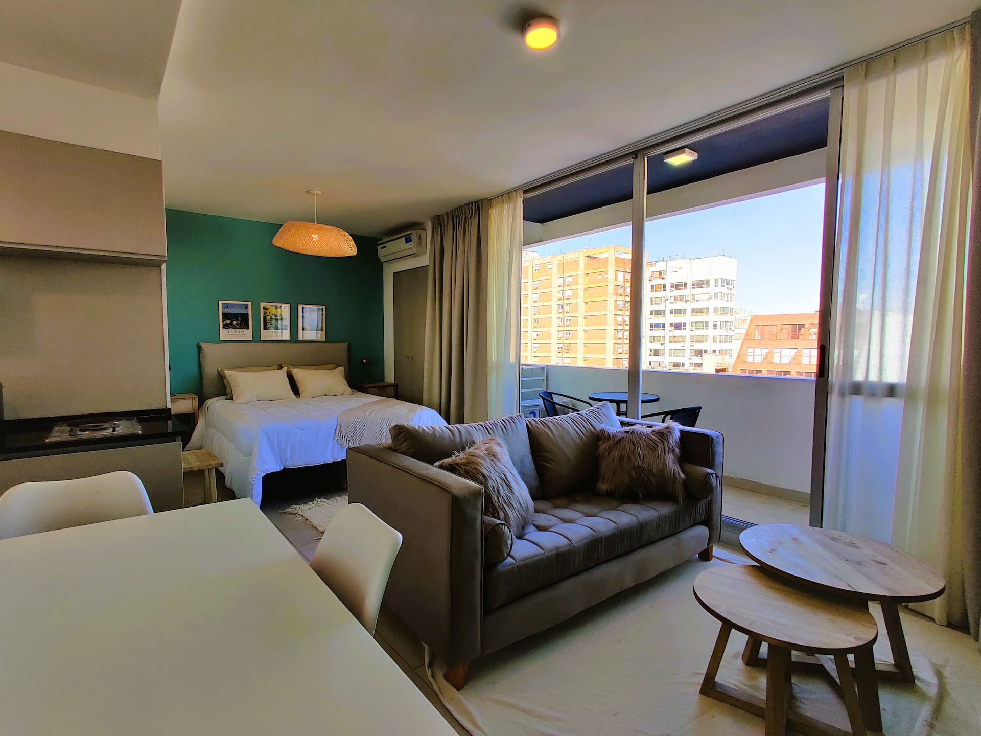 Modern one-bedroom apartment in San Nicolás with balcony