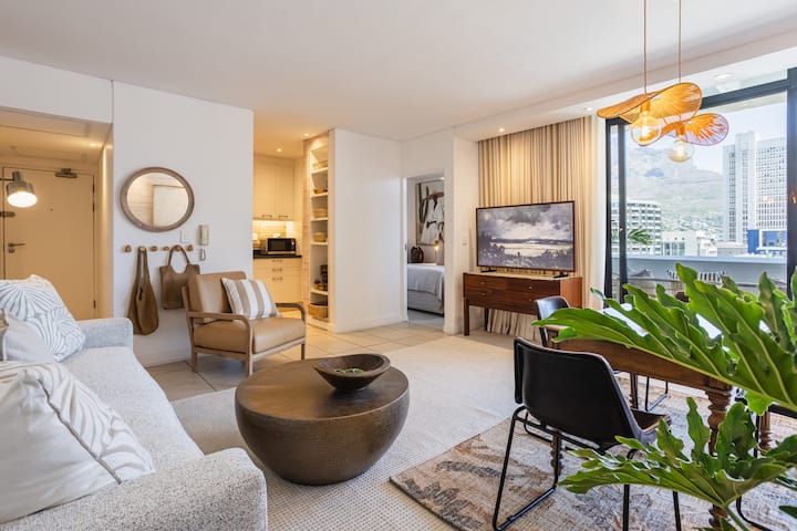 African Soul 2br | Balcony, Ac, Views & Parking - Le Cap