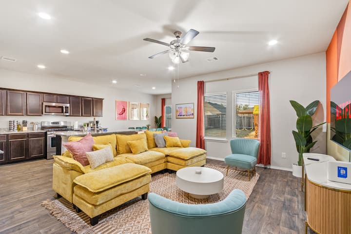 4br Spring Home | Game Room & 3 Baths | Long Stays - Spring, TX