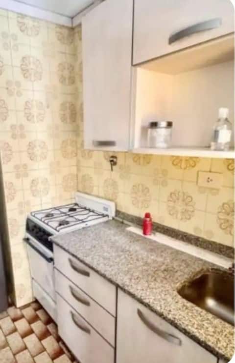Airbnb con mejor rendimiento: Excellent location. en Comuna 6