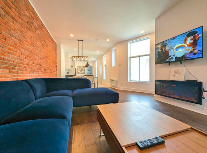 Spacious And Cozy Apartment - 