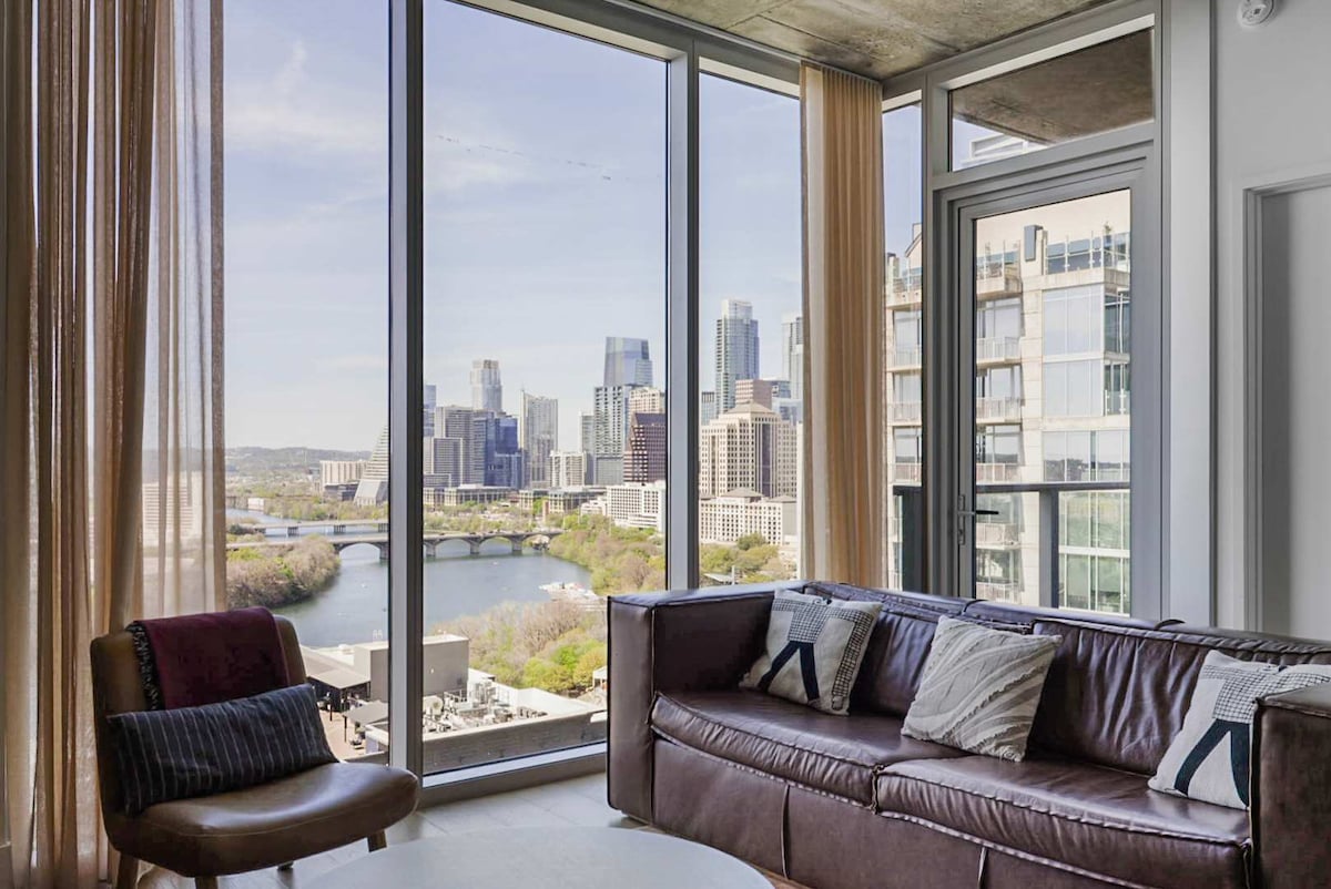 Luxury High-Rise 2BR on the 21st Floor | Rainey St