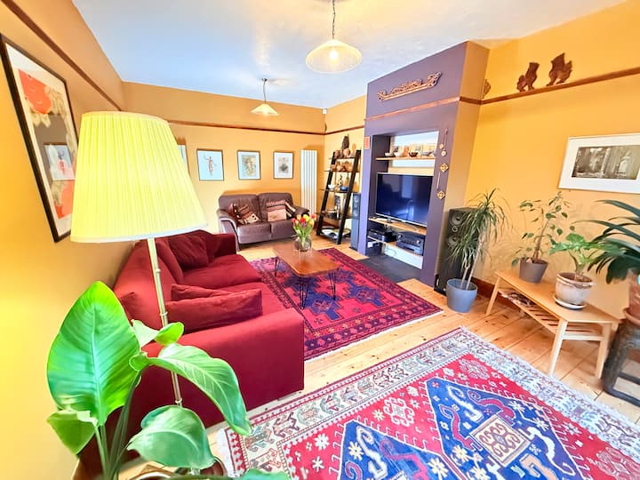 Serene Asian-inspired Home With Garden & Parking - Bristol