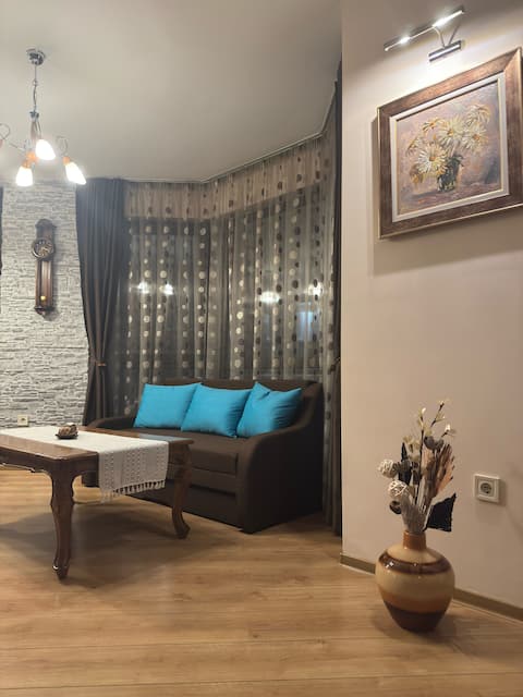 Popular Airbnb listing: Home comfort in Theo's apartment in Подуяне