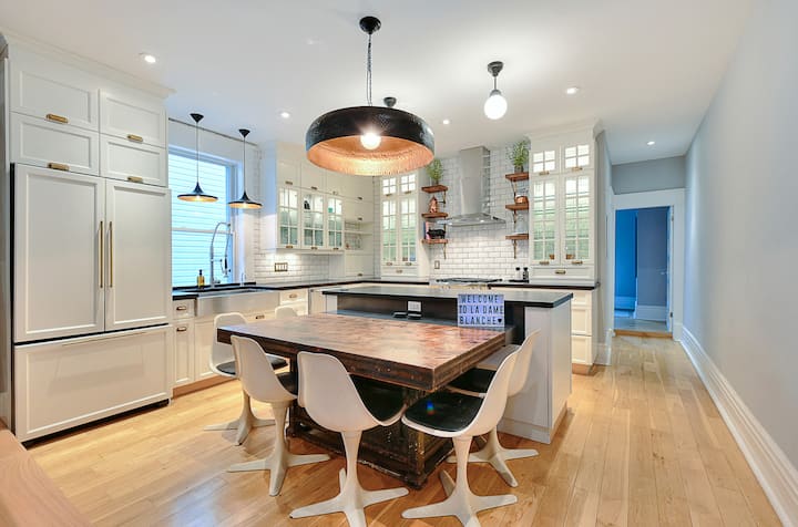 Designer 3br| Chef's Kitchen | Parking | Downtown - Toronto, ON
