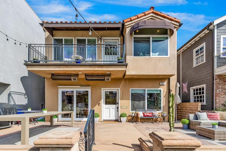 Expansive 4br Waterview | Elevator - Long Beach, CA