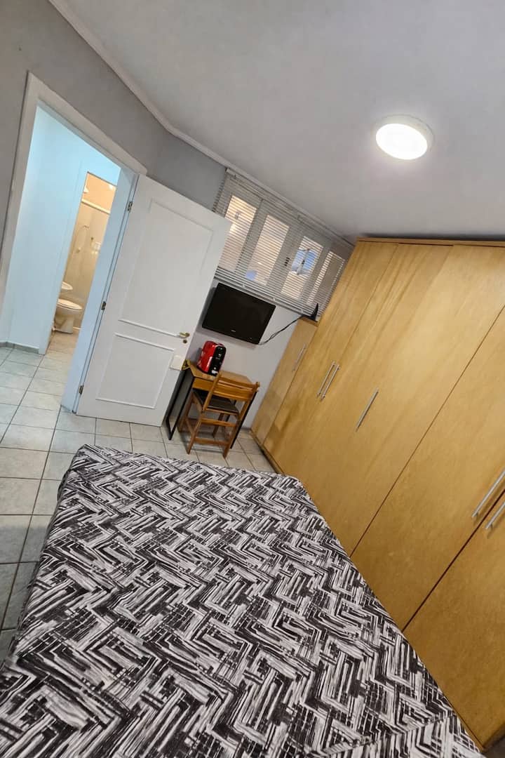 Studio Em Towhouse C/ Acesso Privativo. - Curitiba