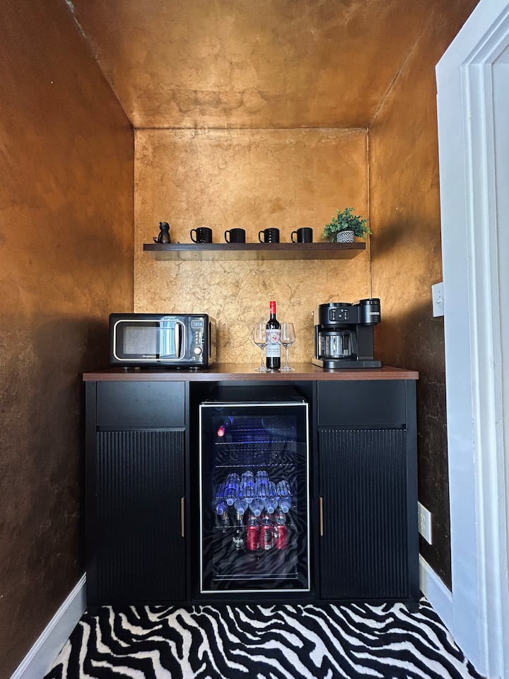 Private Upstairs 3br Suite • Pool, Hot Tub, Sauna. - Wilmington, NC