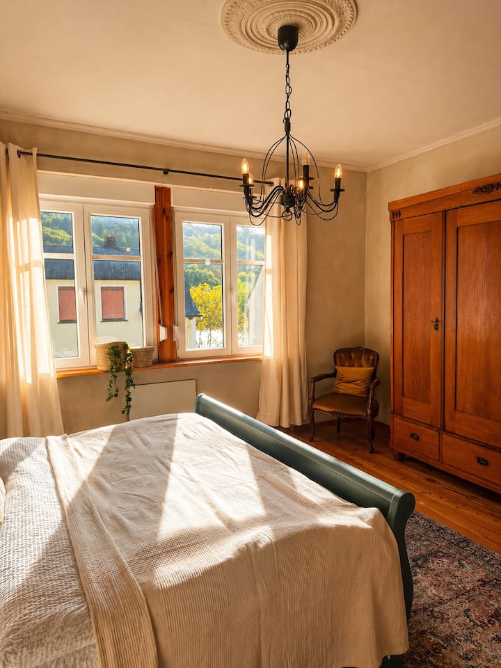 Schlafzimmer 2. OG