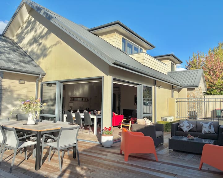"Wanaka Central Alpine Retreat | Family Ski Base" - Wanaka