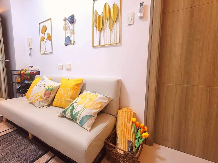 Skyline View, Cozy Balcony | Pool Nr Picc/wtc - Ninoy Aquino Airport (MNL)