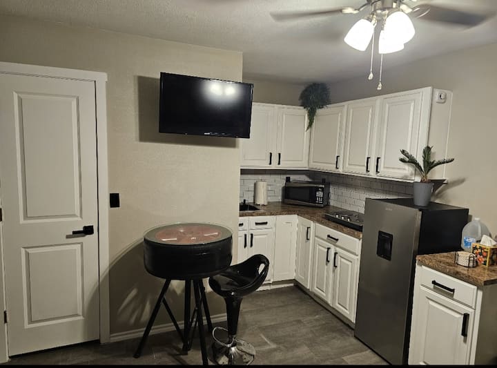 Cozy Private Casita Suite - Grand Prairie, TX