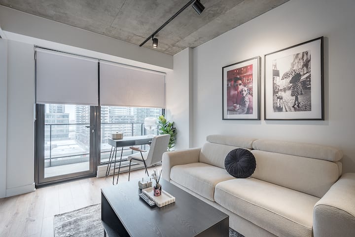 Modern Luxury 1br | Indoor Parking | Workspace - Montreal