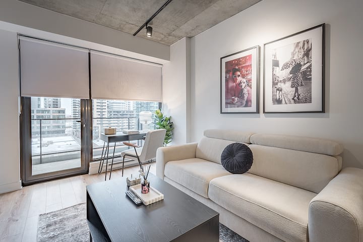 Modern Luxury 1br | Indoor Parking | Workspace - Montreal
