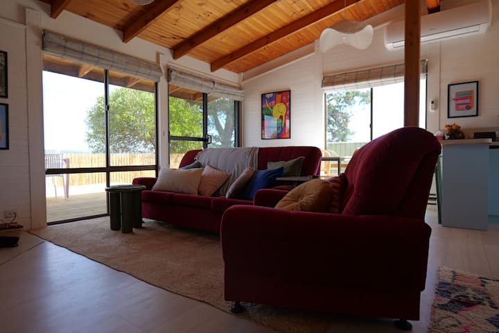 Sunny Side Up Swansea- Family & Pet Stay + Firetub - Swansea