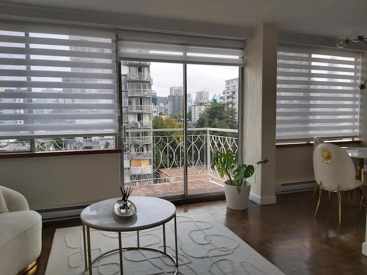 Private Bedroom With Bathroom In Downtown Van - Vancouver