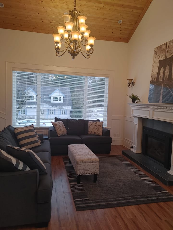 Adorable 1br In A Great Location - Coquitlam