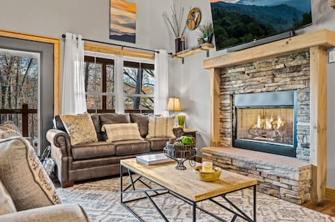 Myths of the Mountain cabin in Sevierville - Photo 2