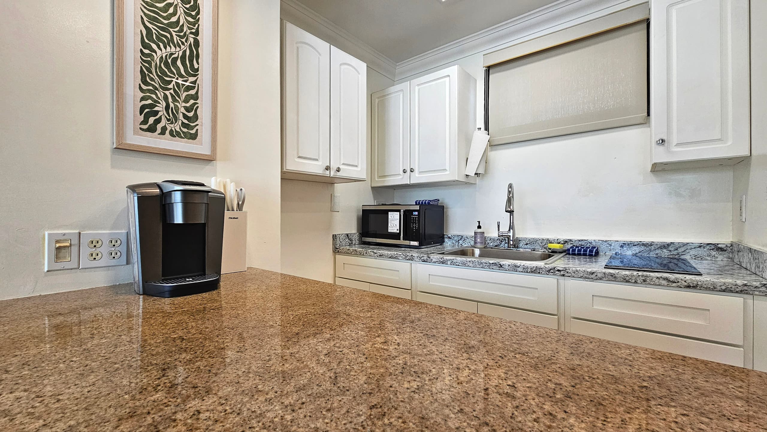 WG 521 | Oahu Island GetAway for 3 w/ Kitchen & AC - Image 13