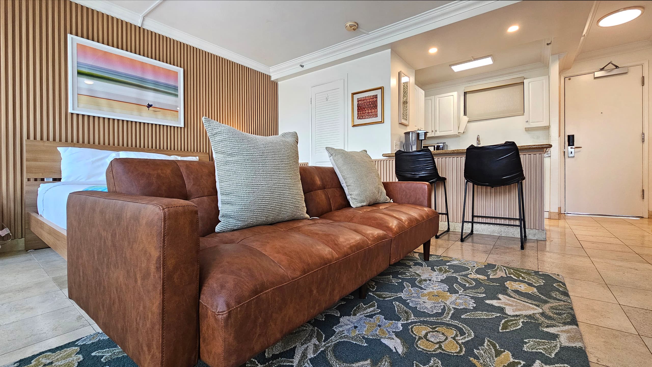 WG 521 | Oahu Island GetAway for 3 w/ Kitchen & AC - Image 3