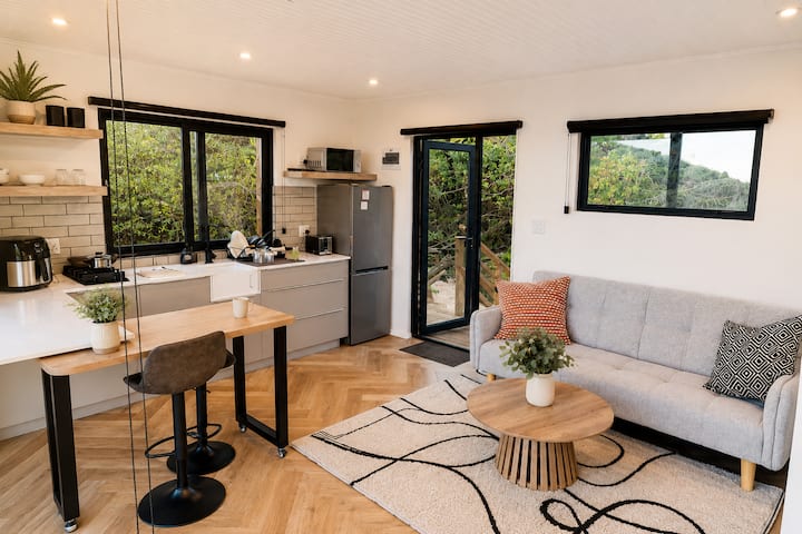 Vic Bay Hideaway | Forest Ocean Views & Hot Tub - South Africa