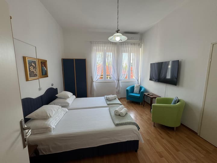 غرفة النوم 2