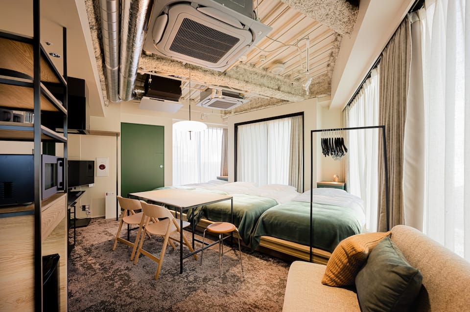 5-minute walk from Shimbashi Station/Conveniently located with direct access to Shibuya, Shinjuku, Ginza, and the airport/STAND HOTEL SHIMBASHI. — foto 1