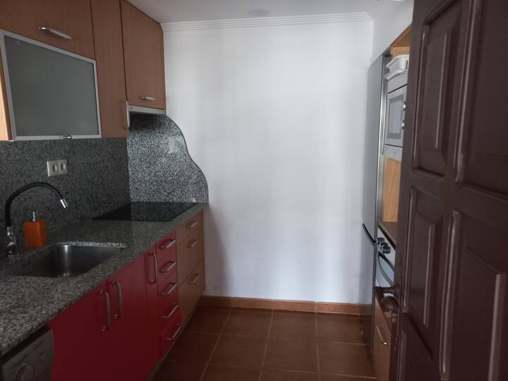 Casa A 30m De La Playa, Parcela 1200m2. - Laxe