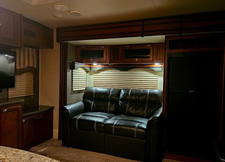 Serene Flathead Lake Rv Retreat & Glacier Reststop - Bigfork, MT