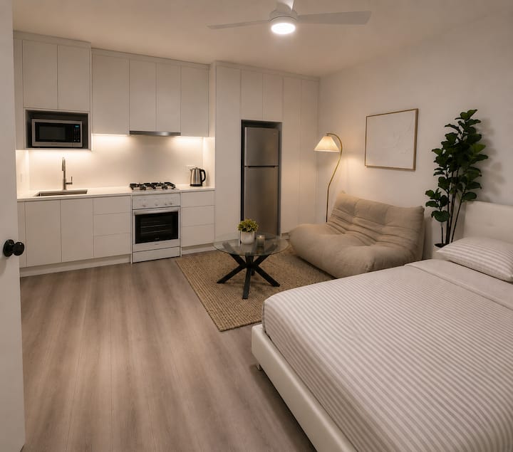 The New Yorker, A Charming Home For You - Randwick