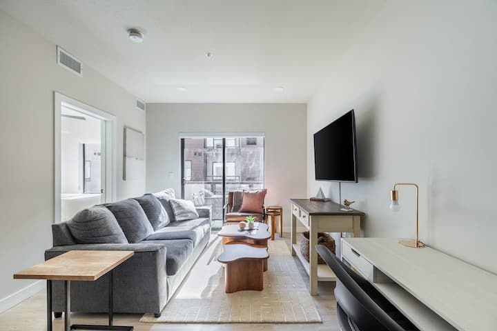 Landing | Spectacular 1bd, Courtyard - Utah