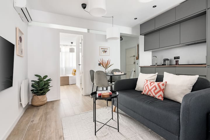 Elegante Y Amplio Apartamento En Zona Tranquila - Estación de Getafe Central