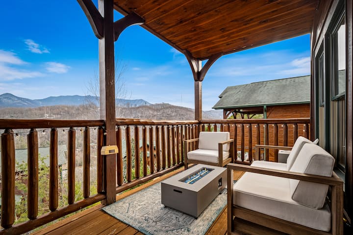 Magnificent Views*theatre*hottub*games*resort Gym - Gatlinburg, TN