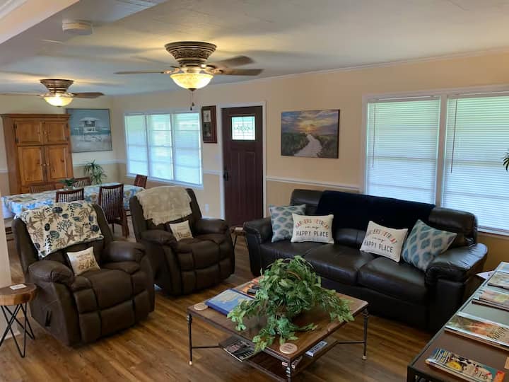 Harkers Island Waterfront Stays - Harkers Island, NC