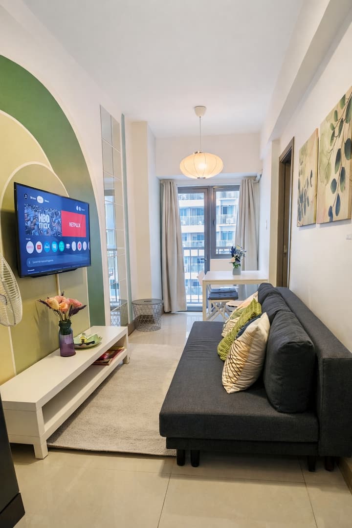 Cozy Scandi 1br | Pool+mrt+ Malls | 5-star Rated - Ortigas Center