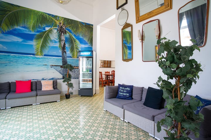 Casa Meyly - 10rooms - Havana