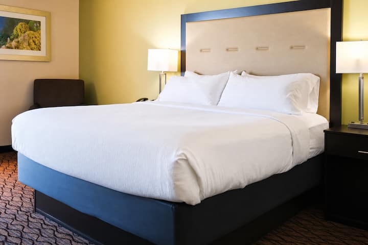 Central Downtown Stay | 3 Min Walk To Marina - Corpus Christi