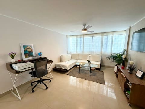 Popular Airbnb listing: 5 minutes from Malls & Hospitals: 3 rooms + pool in Riomar
