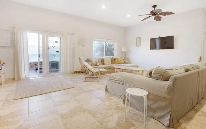 Spacious 4-bedroom House In Cat Island With Ac - The Bahamas