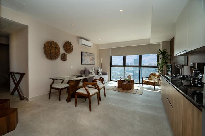 3br Stay · Walk To Chapultepec · City Views - Guadalajara