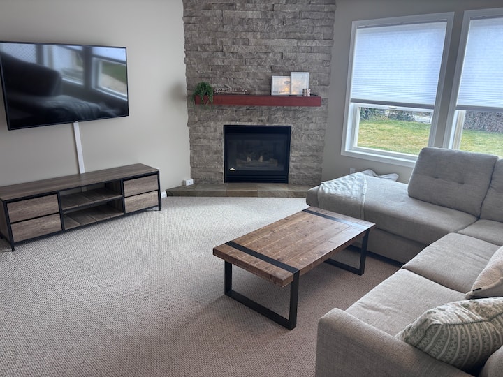 Garden Suite | Spacious 2br/1.5ba | 2 King Beds - Peachland