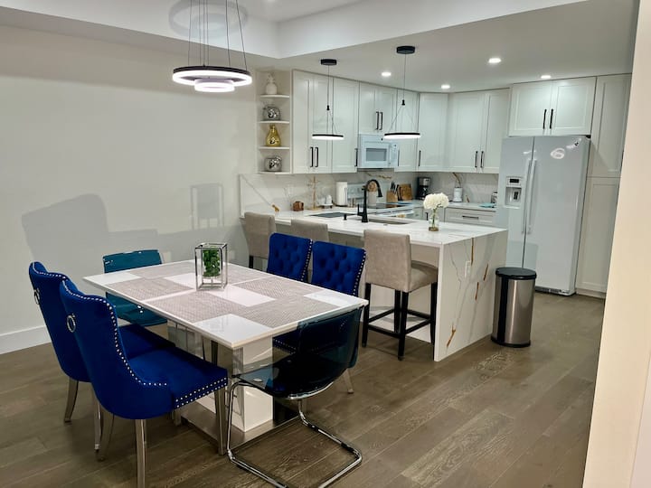 Fabulous Family Vacation Getaway Home - Lehigh Acres, FL