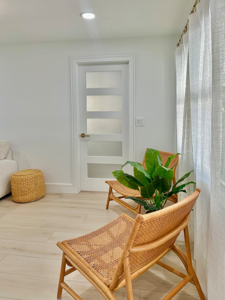 Pool+hot Tub | Coffee Bar | Volleyball | Location - Sarasota
